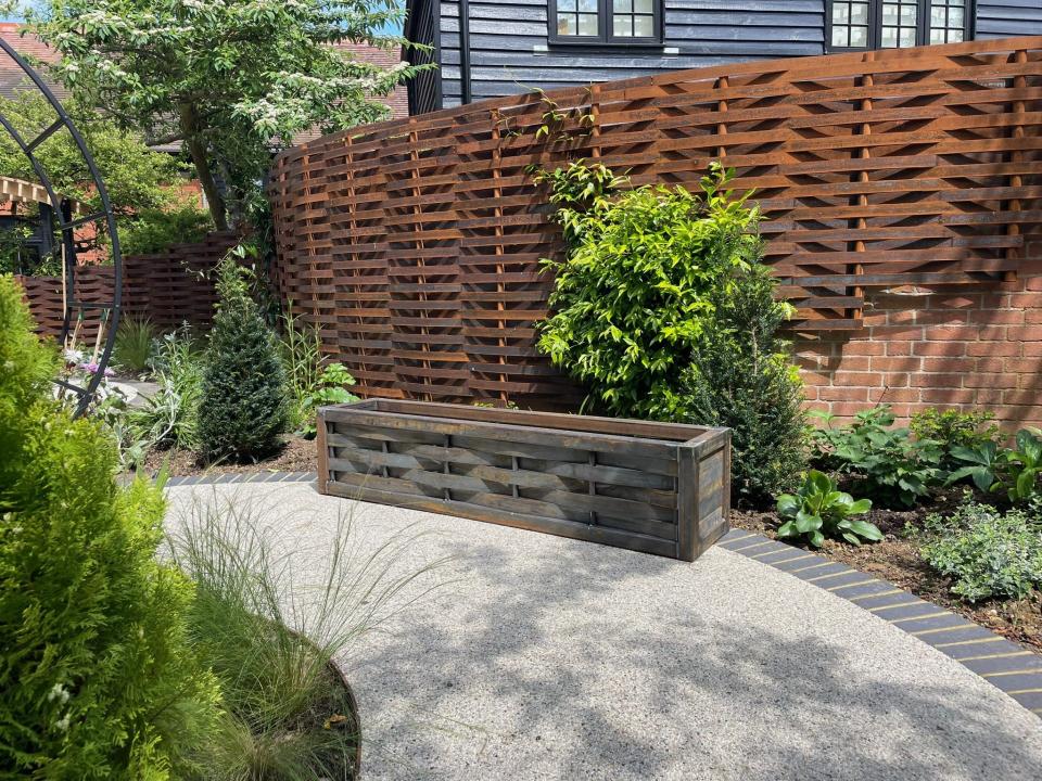 Garden area with wooden planter